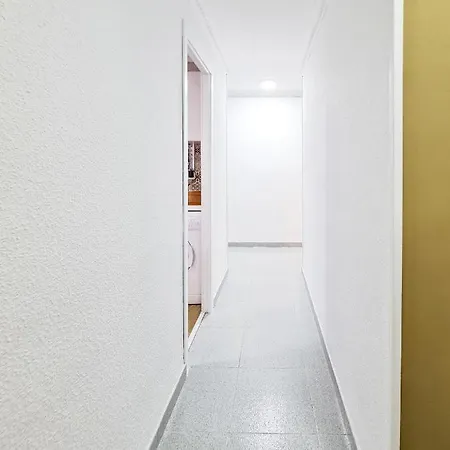 Completo Plaza Espana Ii Apartment