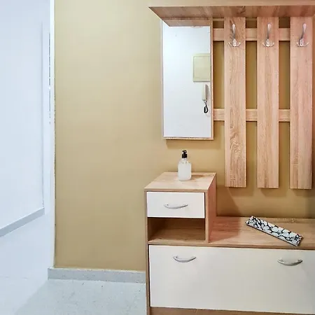 Completo Plaza Espana Ii Appartement